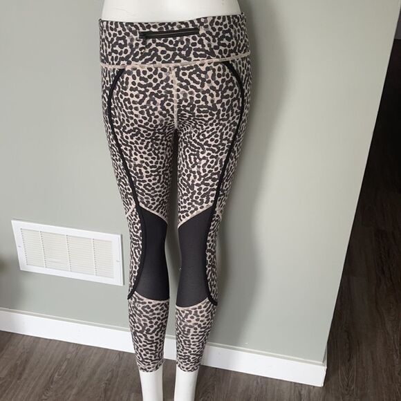 Lululemon size 8 leggings - Picture 4 of 4